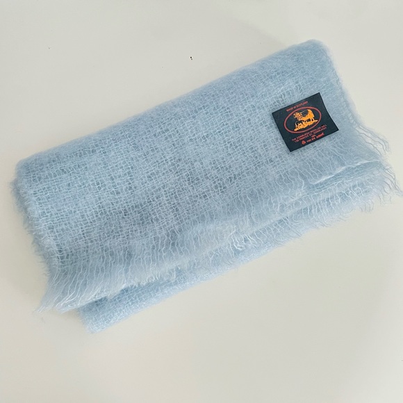 Vintage like new oblong 100% mohair wool from Scotland ice blue knit wrap scarf - Picture 8 of 10